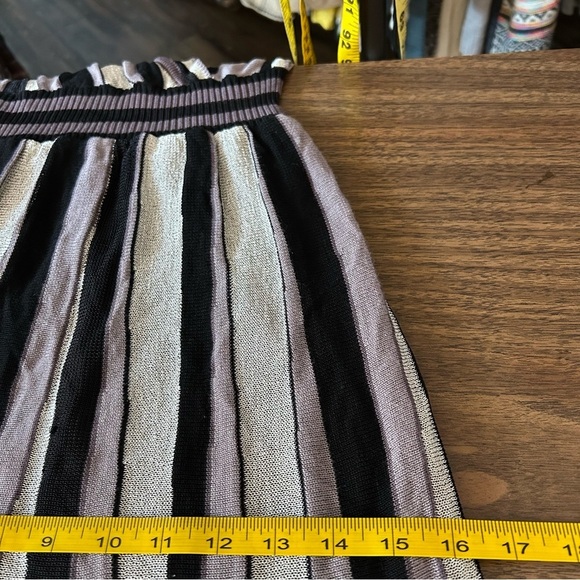 NWT Bebe Striped V-Neck Dress in Black and White XS - Picture 12 of 13